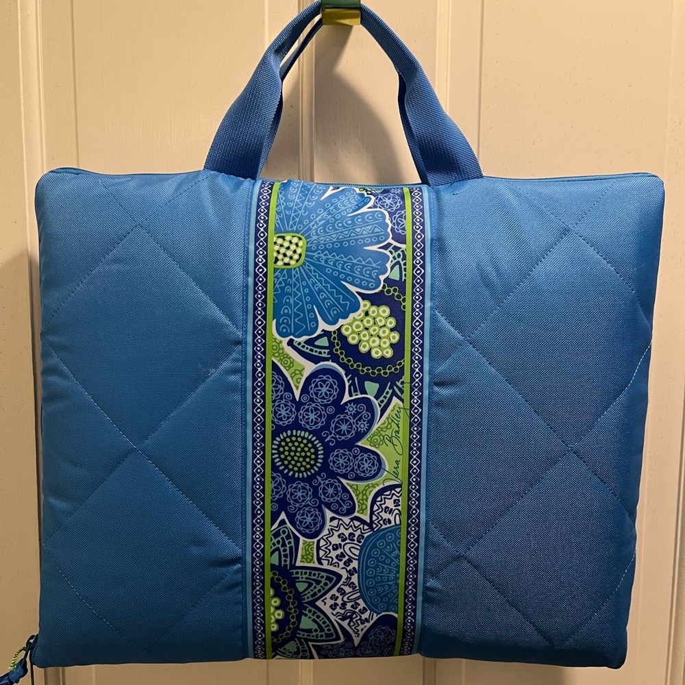 Vera Bradley NWT Picnic Blanket Blue Doodle Daisy